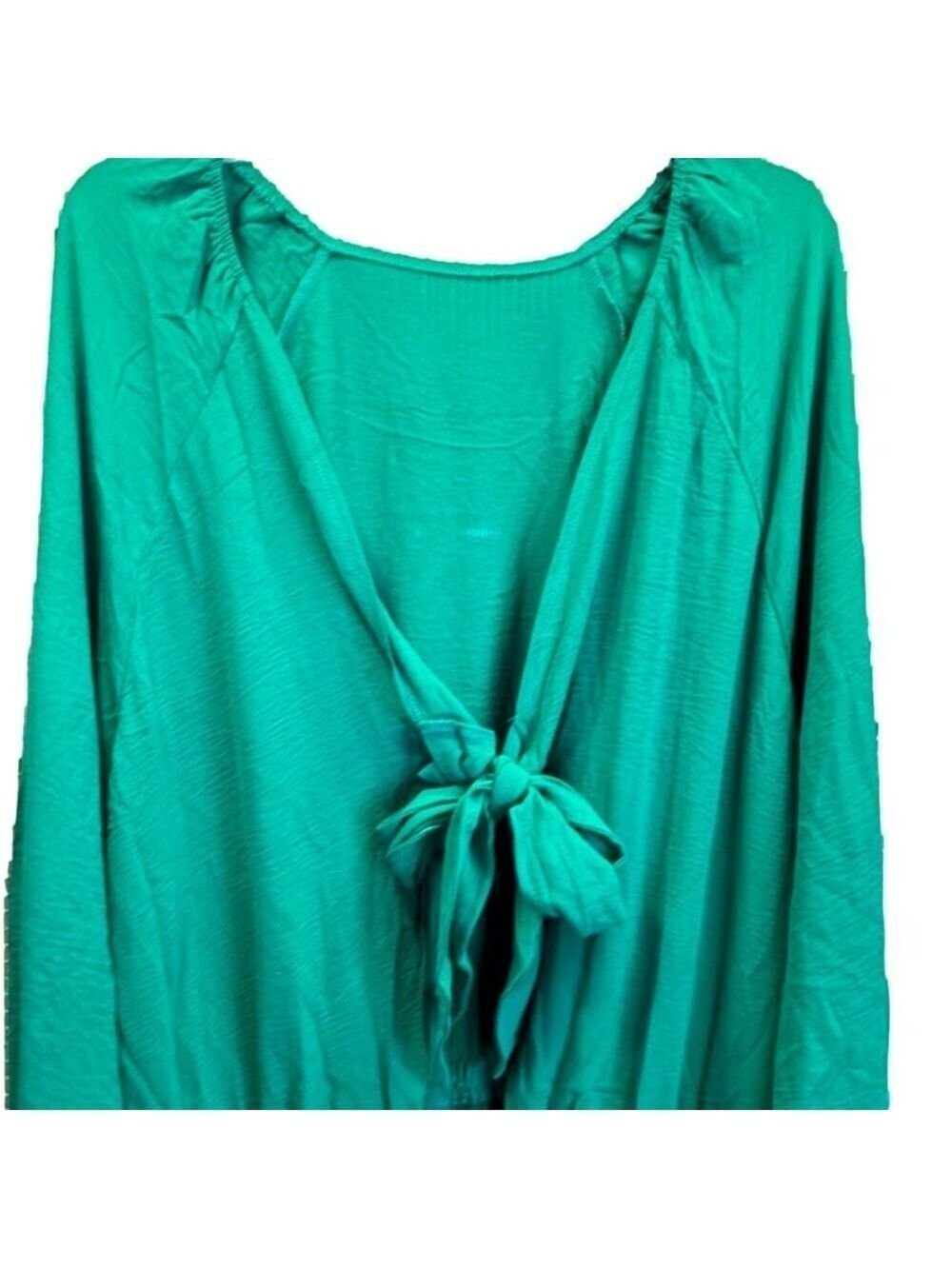 Green Skort w/pockets, Size 2XL, L 40”, PTP 24”, tie in front with deep V